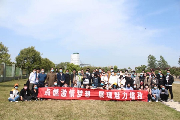 四月春暖花開，集體出來嗨~